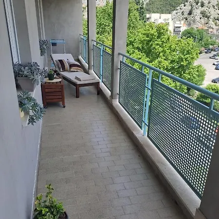 City, Sea And River View, Apartment Omis