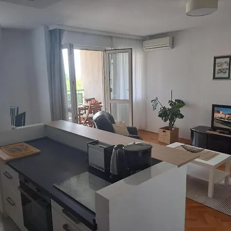 Apartman City, Sea And River View,