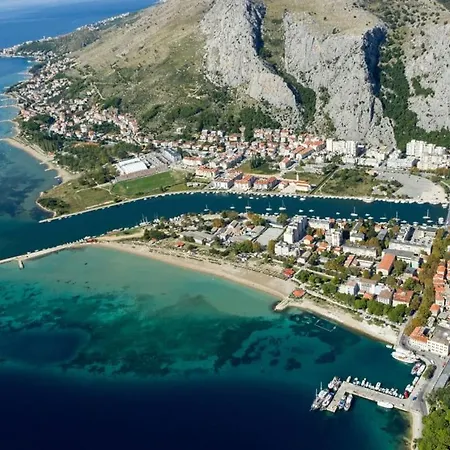 Apartman City, Sea And River View,