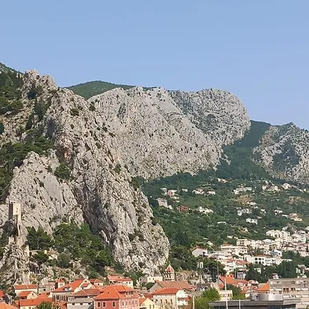 City, Sea And River View, Apartman