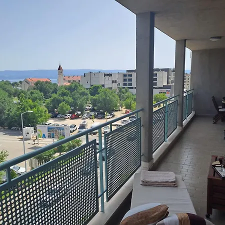 City, Sea And River View, Apartman